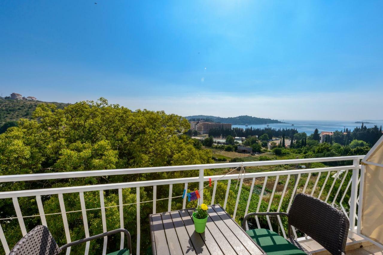 Guest house Bellevue 2 *
